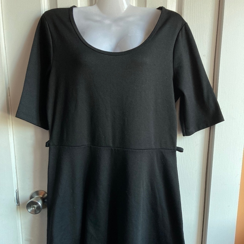 Flowy boat neck dress size L